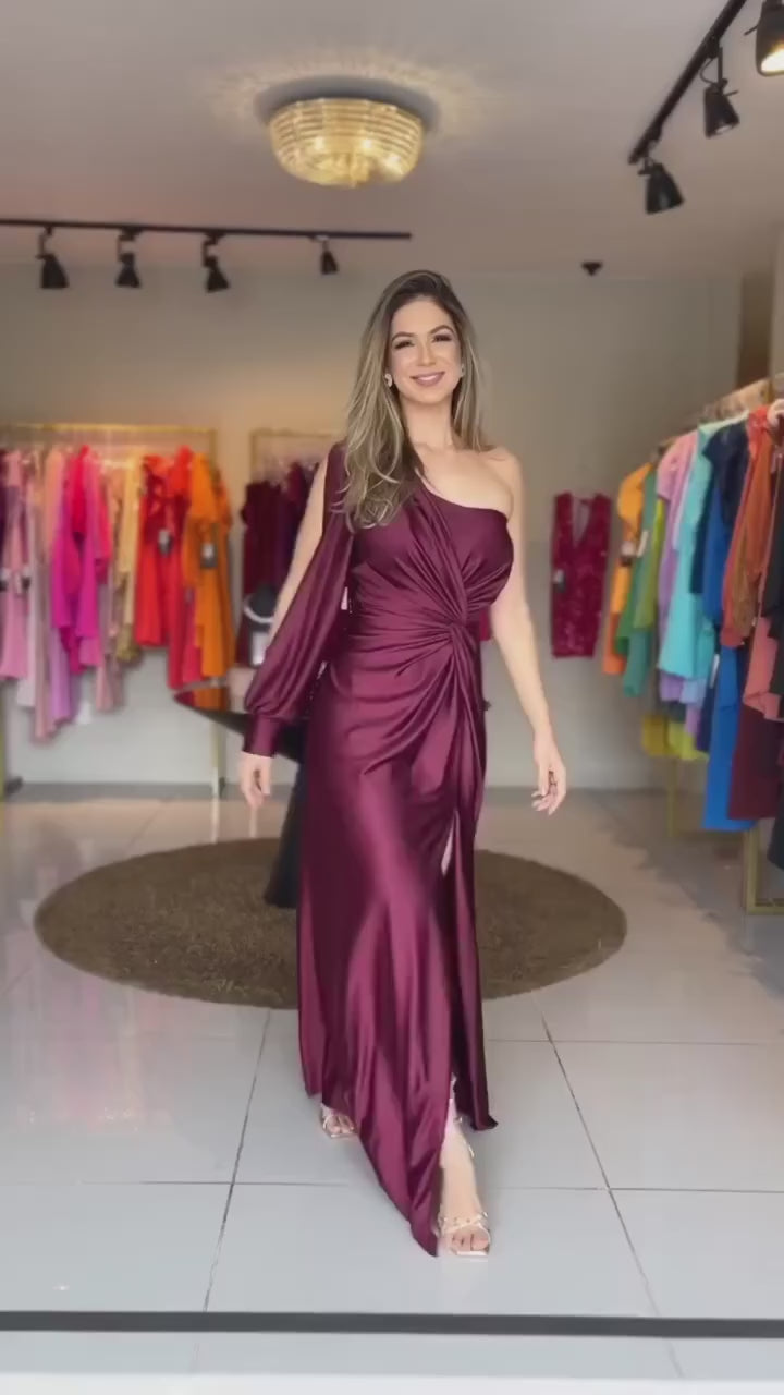 Vestido Mara  – Elegância e movimento em um só modelo!