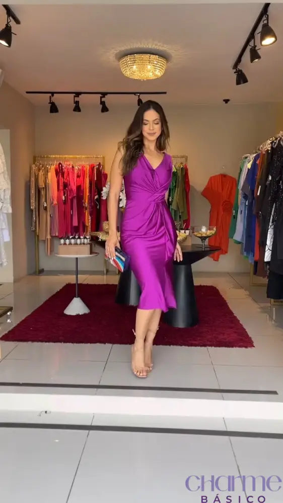 Vestido Amora – O Toque De Glamour Que Você Merece!