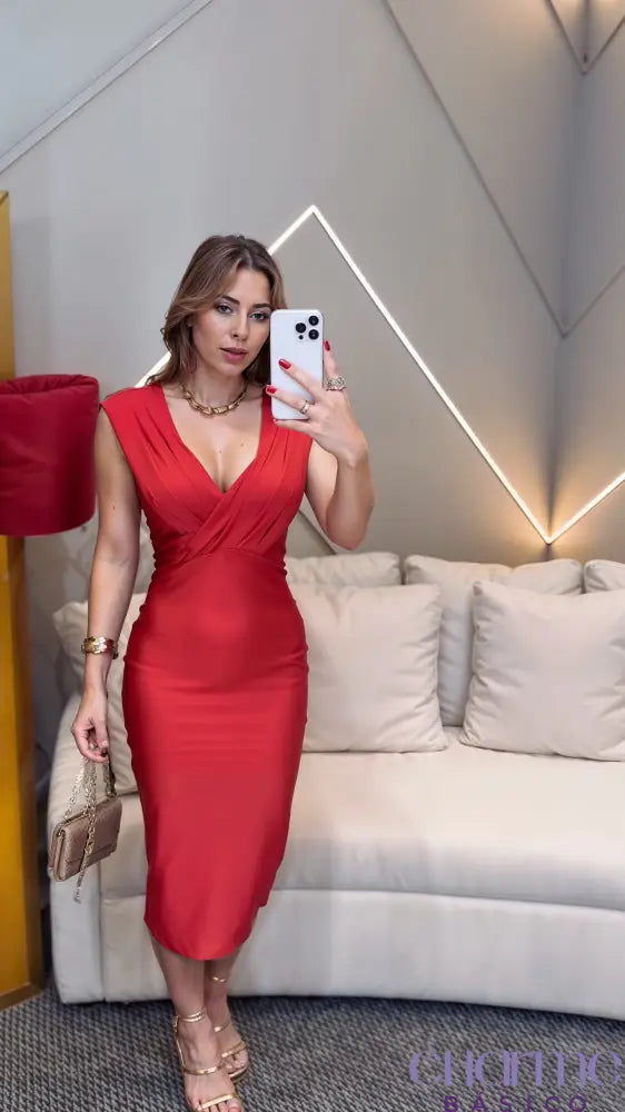 Vestido Helena – Sofisticação E Elegância Atemporal!