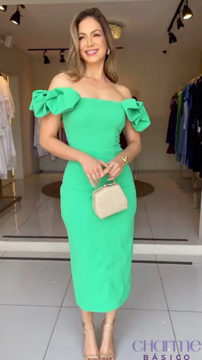 Vestido Jade – Elegância Vibrante E Estilo Atemporal!