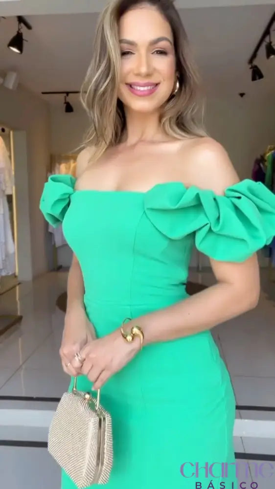 Vestido Jade – Elegância Vibrante E Estilo Atemporal!