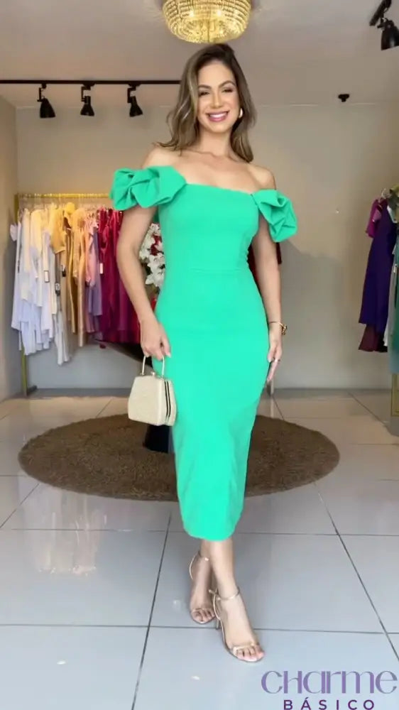 Vestido Jade – Elegância Vibrante E Estilo Atemporal!