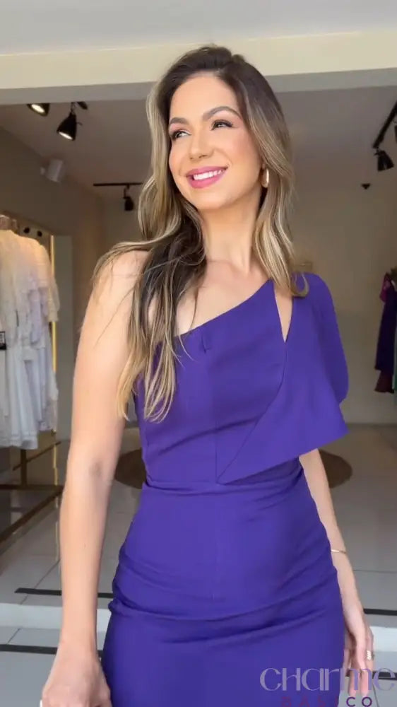 Vestido Lavínia – Sofisticação E Exclusividade Em Cada Detalhe!