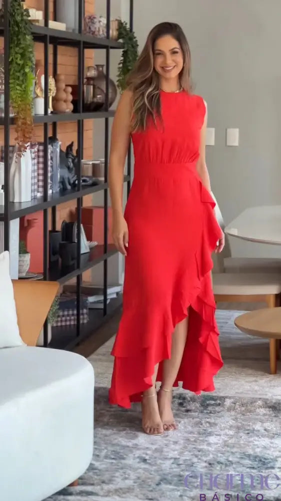 Vestido Mary – Elegância E Movimento Em Um Só Modelo!