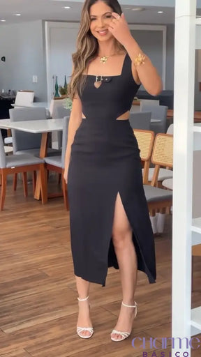 Vestido Noir Elegance – Poder E Sofisticação Em Preto Clássico!