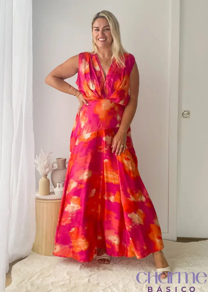 Vestido Scarlet – Elegância E Movimento Em Cada Detalhe Dresses